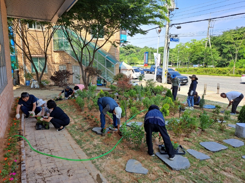 녹색정원도시 익산, 주민들 손으로 동네정원 가꿔 (팔봉동) (2).jpg