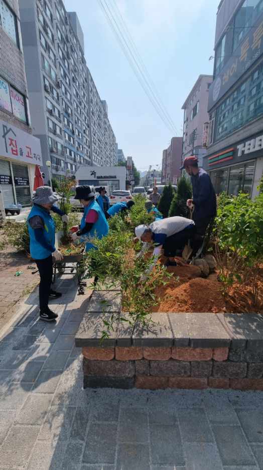 녹색정원도시 익산, 주민들 손으로 동네정원 가꿔 (영등2동) (4).jpeg