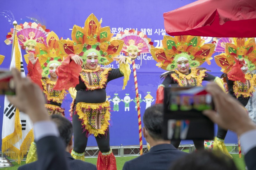 사본 -글로벌특별시 익산… 다문화 선도도시로 _우뚝’(공연).jpg