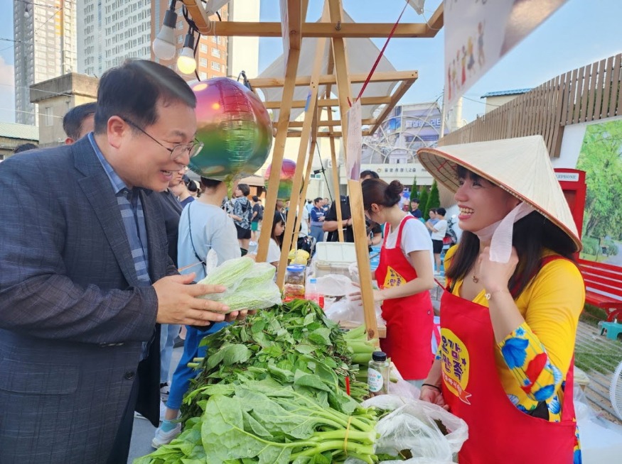 사본 -글로벌특별시 익산… 다문화 선도도시로 _우뚝(중매서야시장).jpg