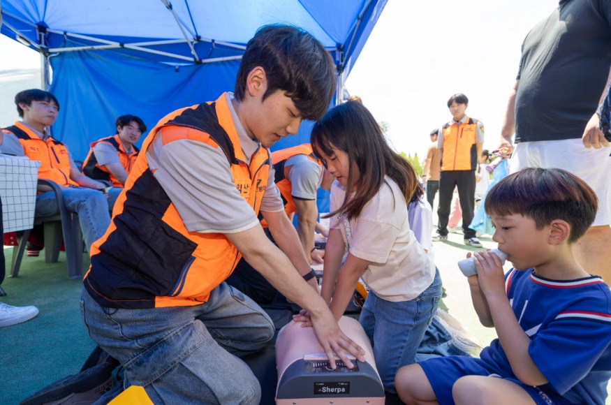 사본 -아이들에게 꿈과 행복을…익산시, 어린이날 행사 성료 (제29회 익산 어린이날 큰잔치 3).jpg