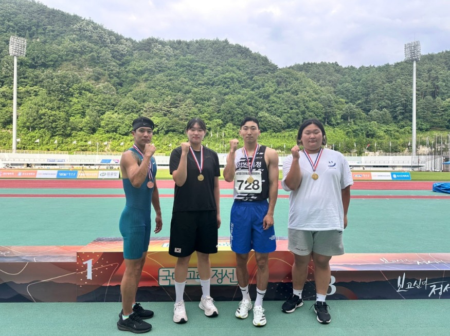 사본 -익산시청 육상팀, 전국육상선수권대회 석권(좌측부터 김용수, 김태희, 유규민, 신유진 선수).jpg