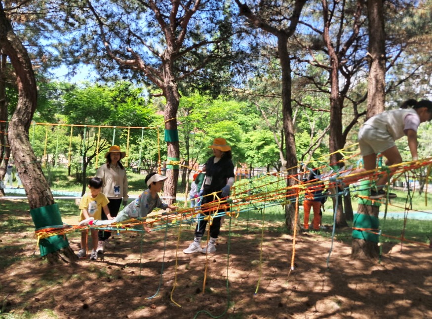 사본 -3_익산시육아종합지원센터_영유아 숲 체험 운영.jpg