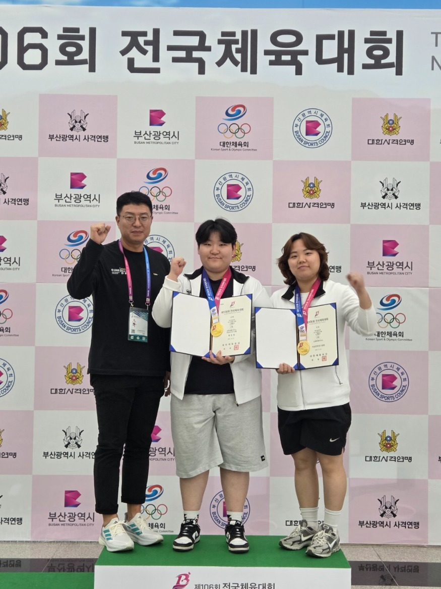 3. 임실군청 사격팀  제106회 전국체육대회서 활약1(왼쪽부터 곽민수 감독  이시윤 선수  백정현 선수).jpg