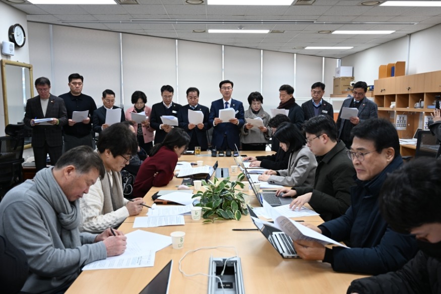 사본 - 완주군의회  김관영 도지사 규탄.jpg